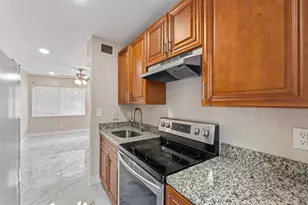 166 SW 3rd St, Deerfield Beach, FL 33441 - Photo 11