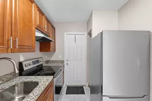 166 SW 3rd St, Deerfield Beach, FL 33441 - Photo 9