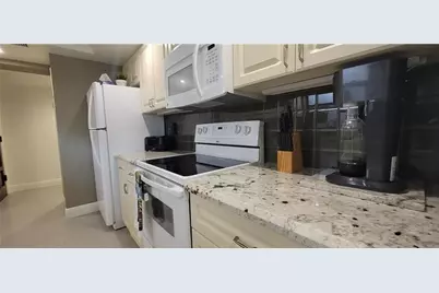6010 S Falls Cir Drive #423, Lauderhill, FL 33319 - Photo 11