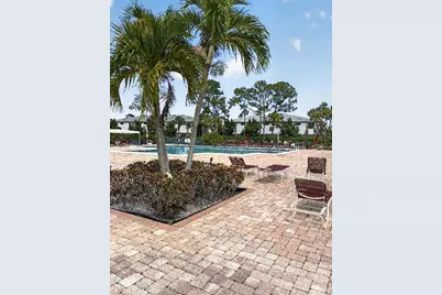 4820 Lucerne Lakes Boulevard W #402, Lake Worth, FL 33467 - Photo 3