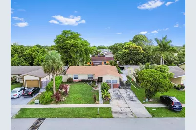 703 SW 76th Avenue, North Lauderdale, FL 33068 - Photo 19