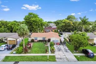 703 SW 76th Ave, North Lauderdale, FL 33068 - Photo 19