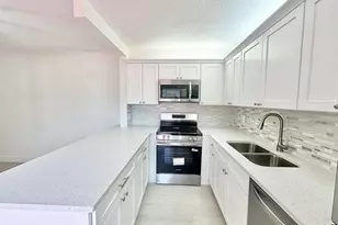 255 Lake Arbor Dr, Palm Springs, FL 33461 - Photo 7