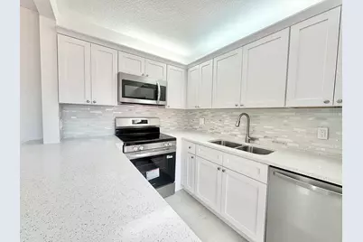255 Lake Arbor Drive, Palm Springs, FL 33461 - Photo 7