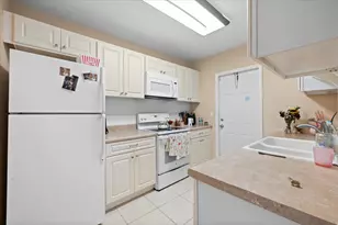 327 S Ocean Breeze, Lake Worth Beach, FL 33460 - Photo 7