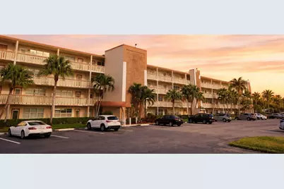 2017 Newcastle A #2017, Boca Raton, FL 33434 - Photo 3