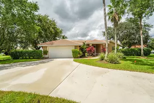 10884 Paso Fino Dr, Wellington, FL 33449 - Photo 1