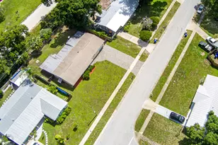 1956 SW 1st Pl SW, Vero Beach, FL 32962 - Photo 45