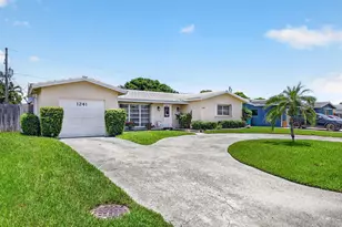 1241 SW 28th Ave, Boynton Beach, FL 33426 - Photo 3