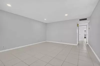 40 Burgundy A, Delray Beach, FL 33484 - Photo 7
