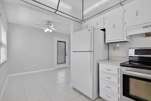 40 Burgundy A, Delray Beach, FL 33484 - Photo 15