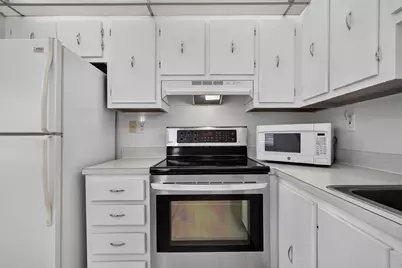 40 Burgundy A, Delray Beach, FL 33484 - Photo 15