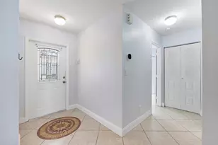 8821 Lake Park Cir N, Davie, FL 33328 - Photo 21