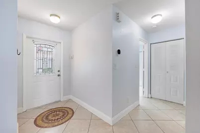 8821 Lake Park Circle N, Davie, FL 33328 - Photo 21