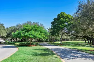 8821 Lake Park Cir N, Davie, FL 33328 - Photo 51