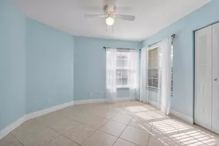 8821 Lake Park Cir N, Davie, FL 33328 - Photo 27