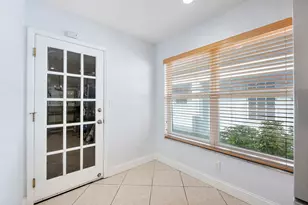 8821 Lake Park Cir N, Davie, FL 33328 - Photo 19