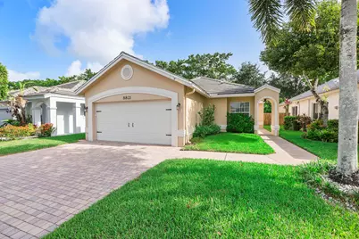 8821 Lake Park Circle N, Davie, FL 33328 - Photo 1
