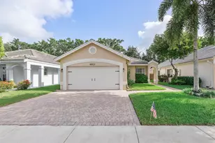 8821 Lake Park Cir N, Davie, FL 33328 - Photo 3