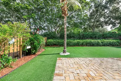 8821 Lake Park Circle N, Davie, FL 33328 - Photo 33