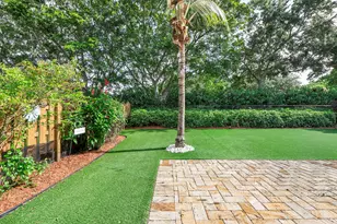 8821 Lake Park Cir N, Davie, FL 33328 - Photo 33