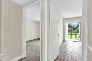 414 Meadows Cir, Boynton Beach, FL 33436 - Photo 9