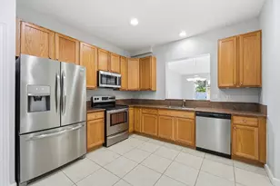 8057 Murano Cir, Palm Beach Gardens, FL 33418 - Photo 11