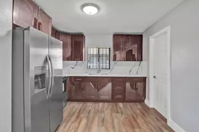 2145 NW 100th Street NW, Miami, FL 33147 - Photo 11
