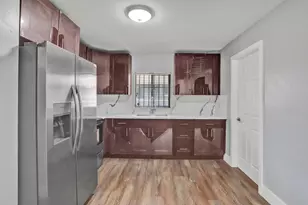 2147 NW 100th St, Miami, FL 33147 - Photo 11