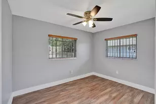 2147 NW 100th St, Miami, FL 33147 - Photo 17