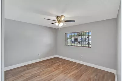 2145 NW 100th Street NW, Miami, FL 33147 - Photo 15