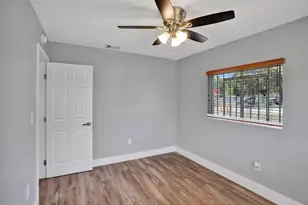 2147 NW 100th St, Miami, FL 33147 - Photo 5