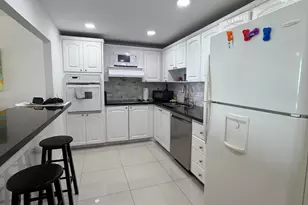 19390 Collins Ave, Sunny Isles Beach, FL 33160 - Photo 5