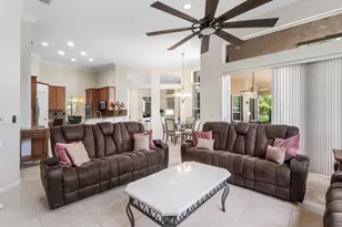 911 Forest Glen Ln, Wellington, FL 33414 - Photo 7