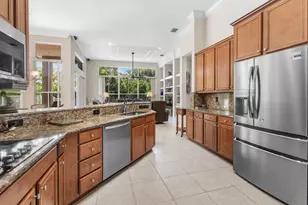 911 Forest Glen Ln, Wellington, FL 33414 - Photo 5