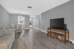 2703 Dudley Dr W, West Palm Beach, FL 33415 - Photo 15