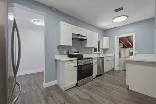 12980 NE 10th Ave, North Miami, FL 33161 - Photo 11