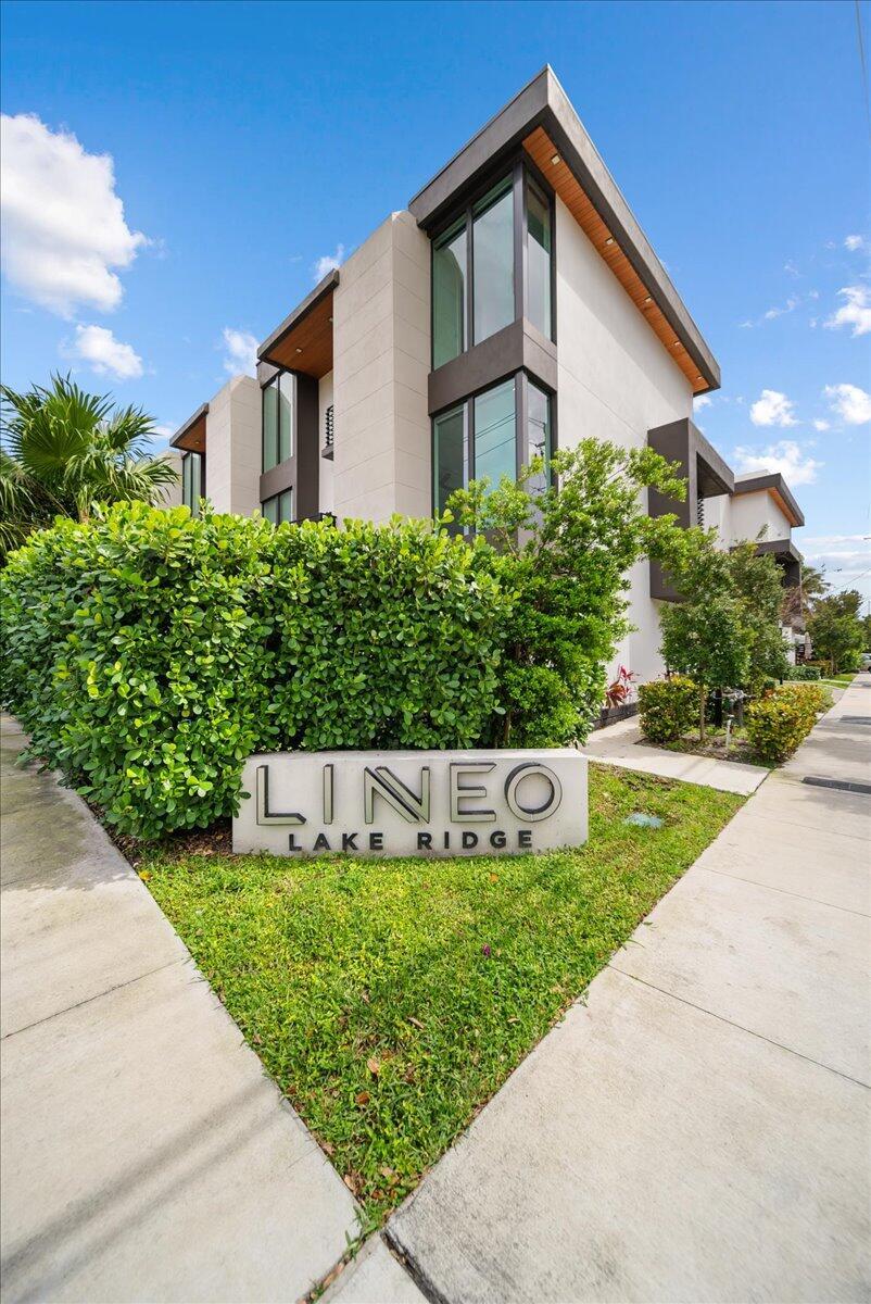 1052 N Victoria Park Rd - 1052 N Victoria Park Rd, Fort Lauderdale, FL 33304 Luxury Property | Jose Angel Pina