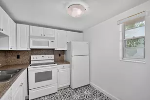 1505 Crescent Circle, Lake Park, FL 33403 - Photo 9
