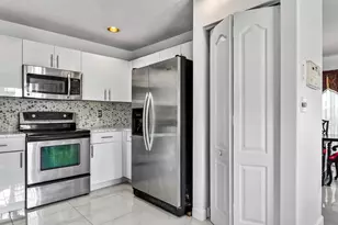 10334 SW 164th Pl, Miami, FL 33196 - Photo 11