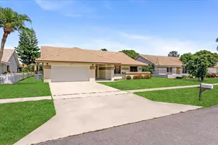 5809 Sun Pointe Cir, Boynton Beach, FL 33437 - Photo 3