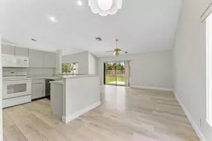 5809 Sun Pointe Cir, Boynton Beach, FL 33437 - Photo 13