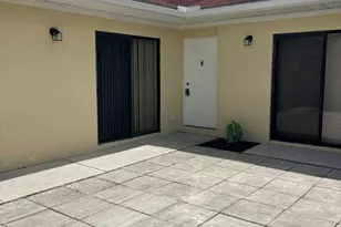 4379 Woodstock Dr, West Palm Beach, FL 33409 - Photo 3