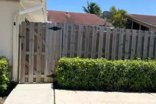 4379 Woodstock Dr, West Palm Beach, FL 33409 - Photo 5