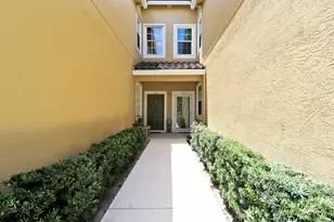1560 SE Sheffield Terrace N, Stuart, FL 34994 - Photo 3