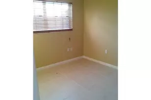 8841 NW 14th St, Pembroke Pines, FL 33024 - Photo 7