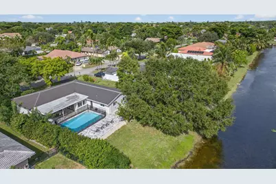 2421 NW 114th Avenue, Coral Springs, FL 33065 - Photo 11