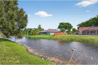2421 NW 114th Avenue, Coral Springs, FL 33065 - Photo 7
