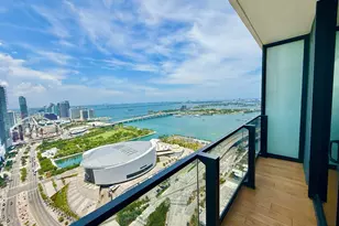 398 NE 5th St, Miami, FL 33132 - Photo 1