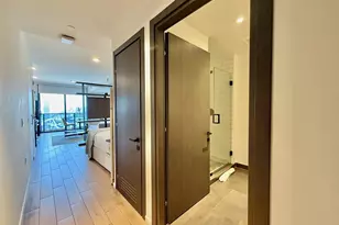 398 NE 5th St, Miami, FL 33132 - Photo 3
